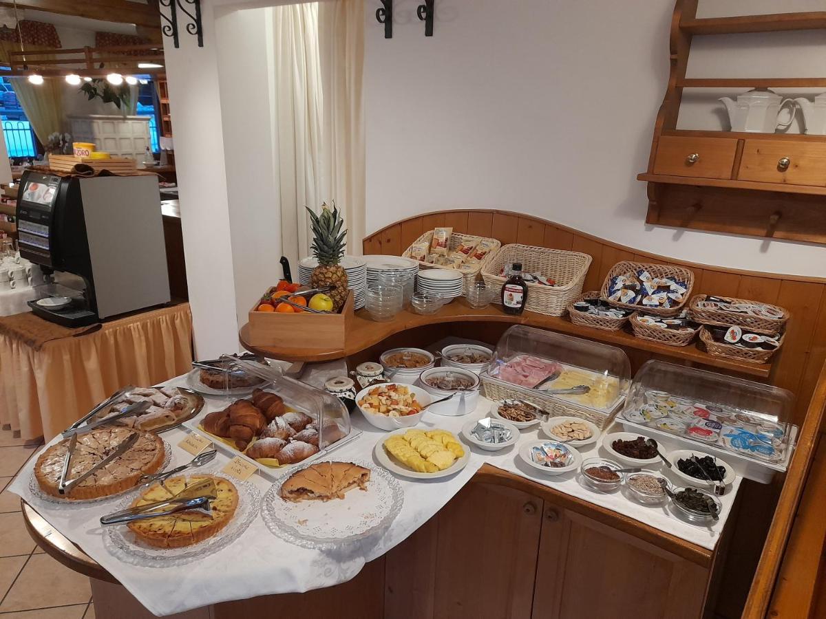 Hotel Garni B&B Maffei Pinzolo Eksteriør bilde